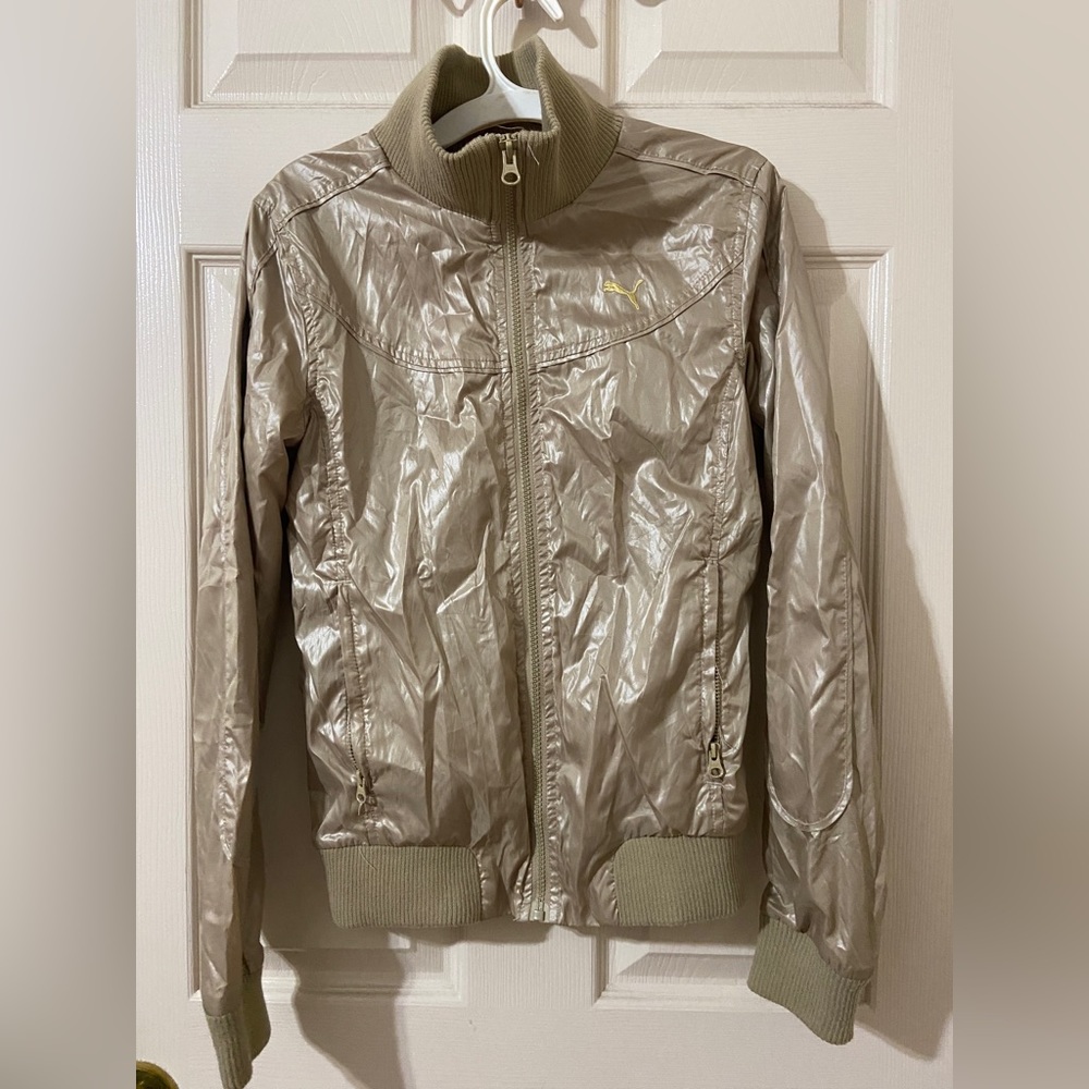 Gently used puma windbreaker jacket